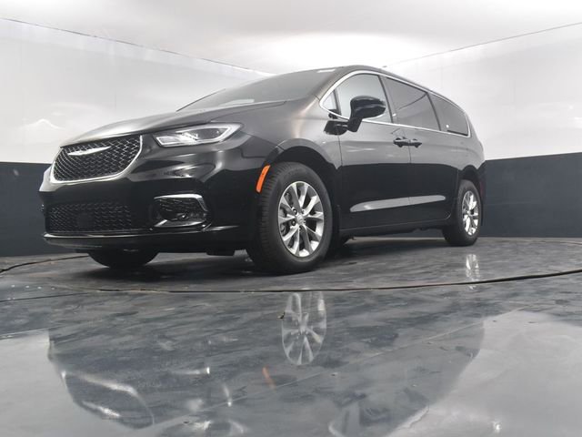 New 2026 Chrysler Pacifica Select image 24