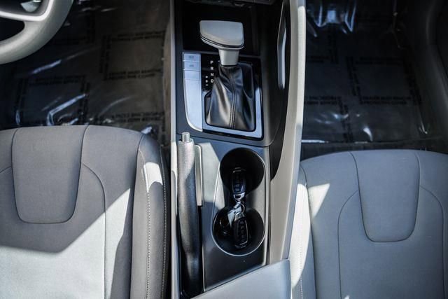 Used 2022 Hyundai Elantra SEL image 19