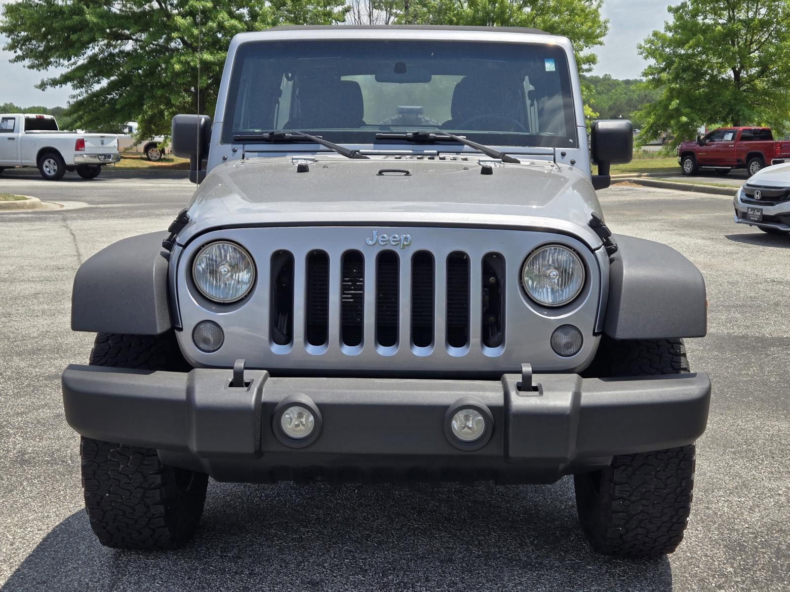 Used 2018 Jeep Wrangler Unlimited Sport w/ Connectivity Group AWD/4WD image 2