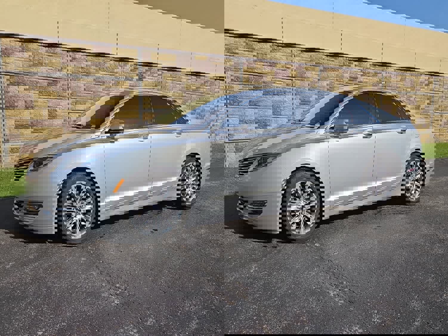 Used 2014 Lincoln MKZ Hybrid w/ Equipment Group 202A Reserve image 8