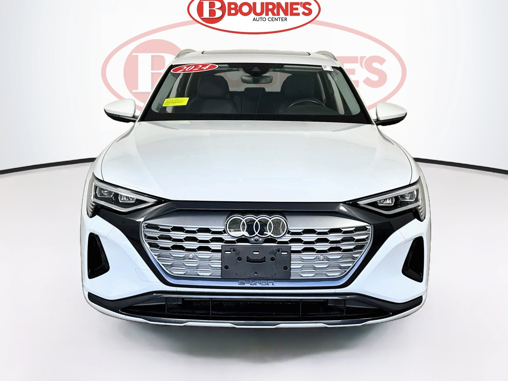 Used 2024 Audi Q8 e-tron Premium AWD/4WD image 6
