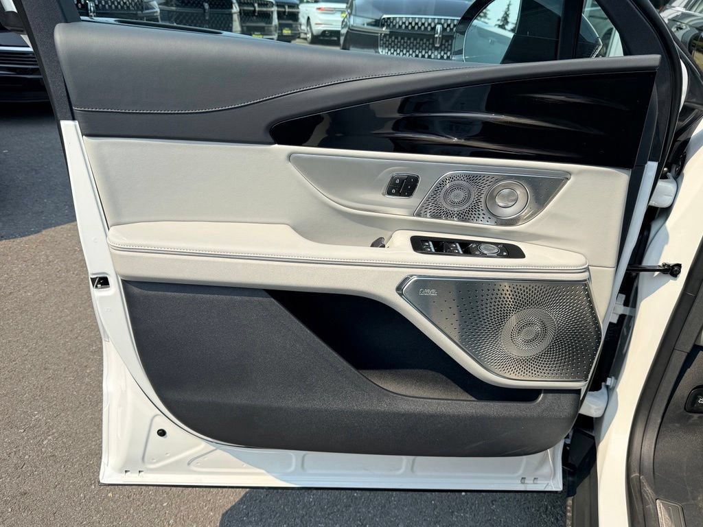 New 2026 Lincoln Nautilus Reserve AWD/4WD image 28