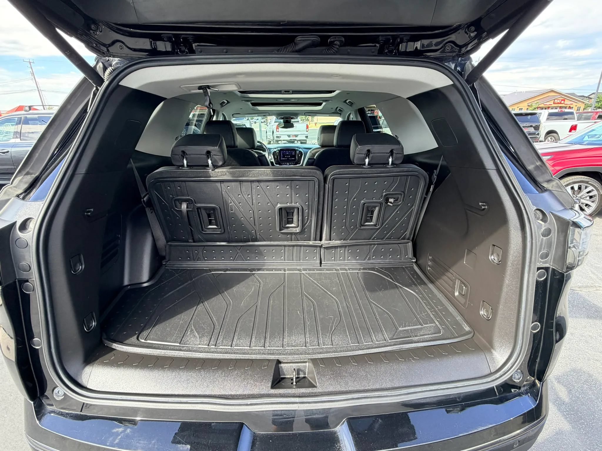 Used 2021 Chevrolet Traverse Premier w/ Redline Edition AWD/4WD image 30