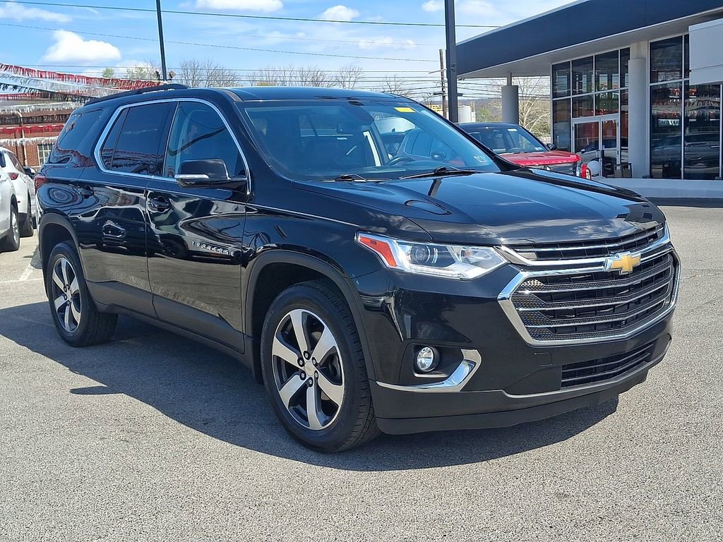 Used 2019 Chevrolet Traverse LT w/ LT Premium Package AWD/4WD image 4