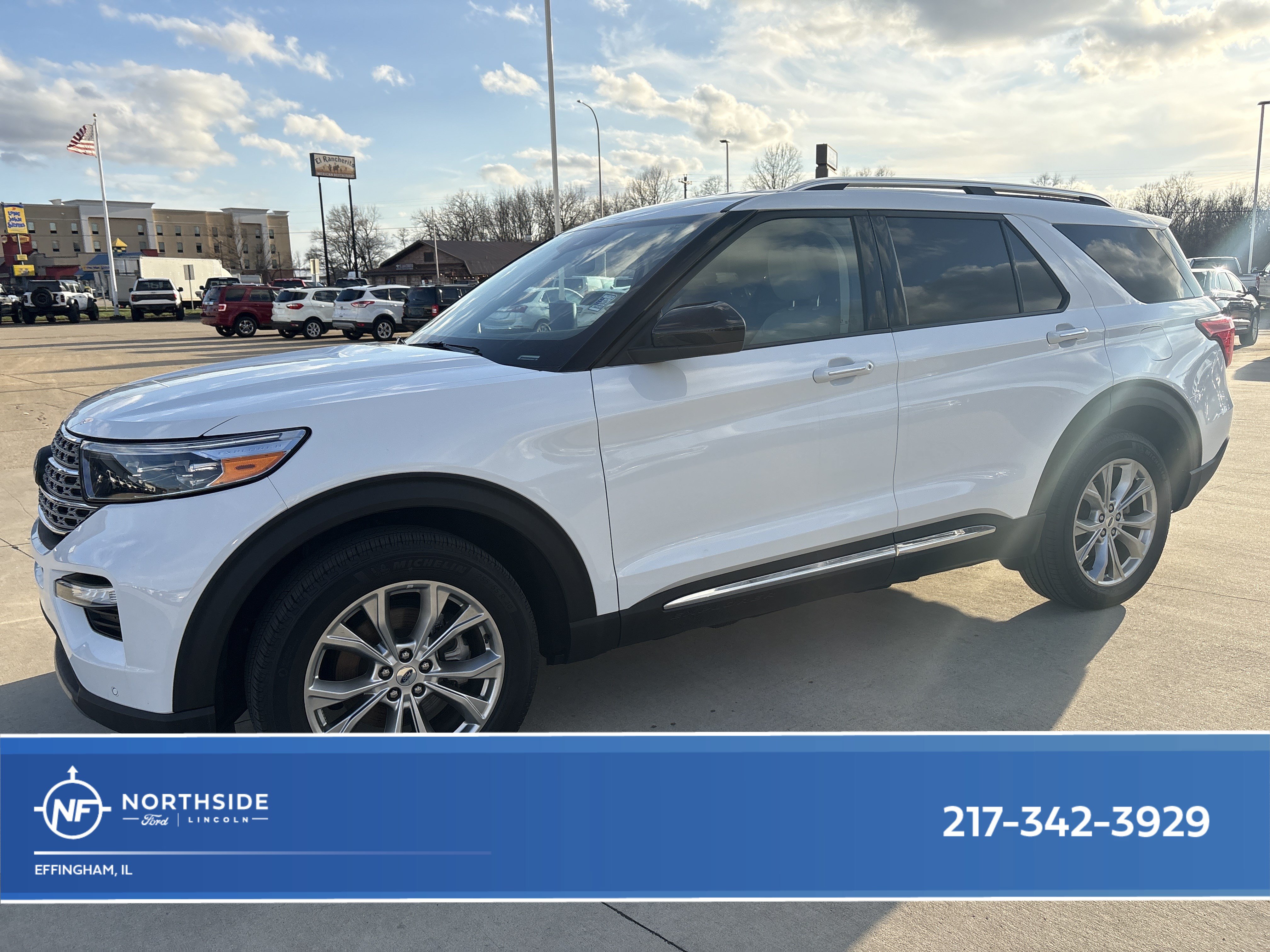 Used 2024 Ford Explorer Limited AWD/4WD image 1