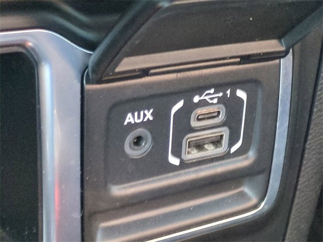 Used 2021 Jeep Wrangler Sport image 24