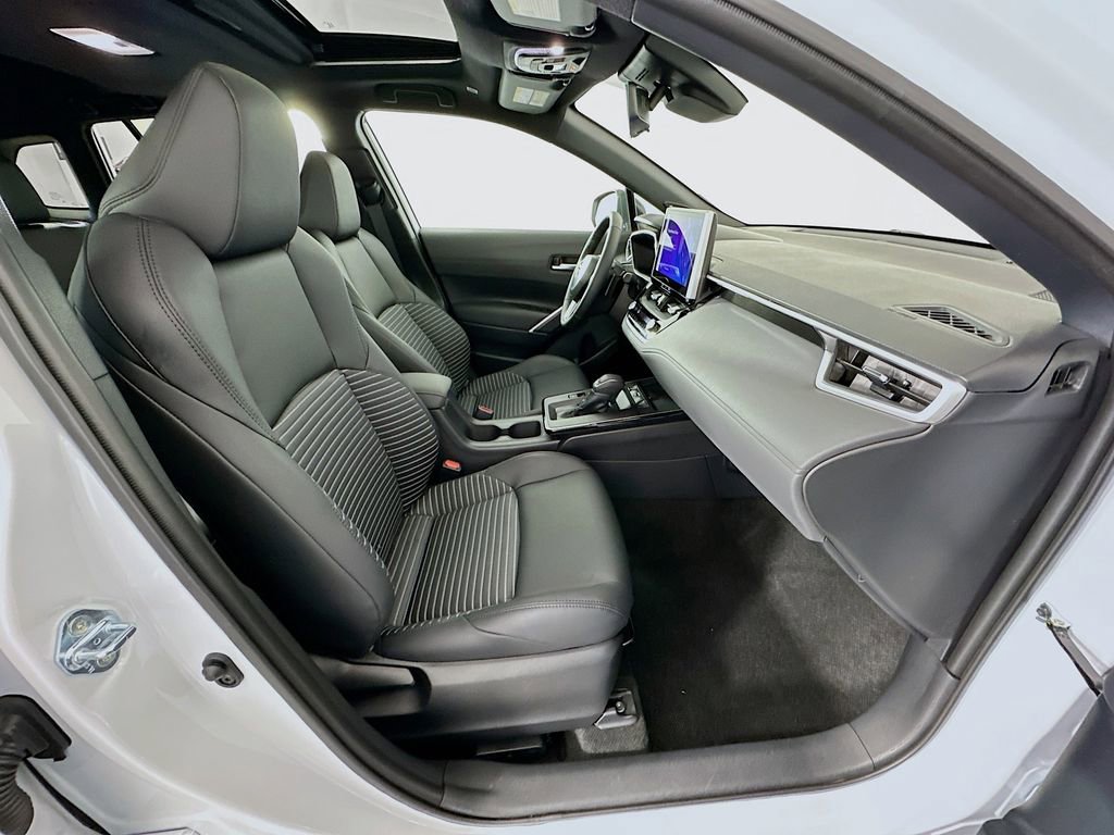 Used 2026 Toyota Corolla Cross XSE w/ Convenience Package image 29