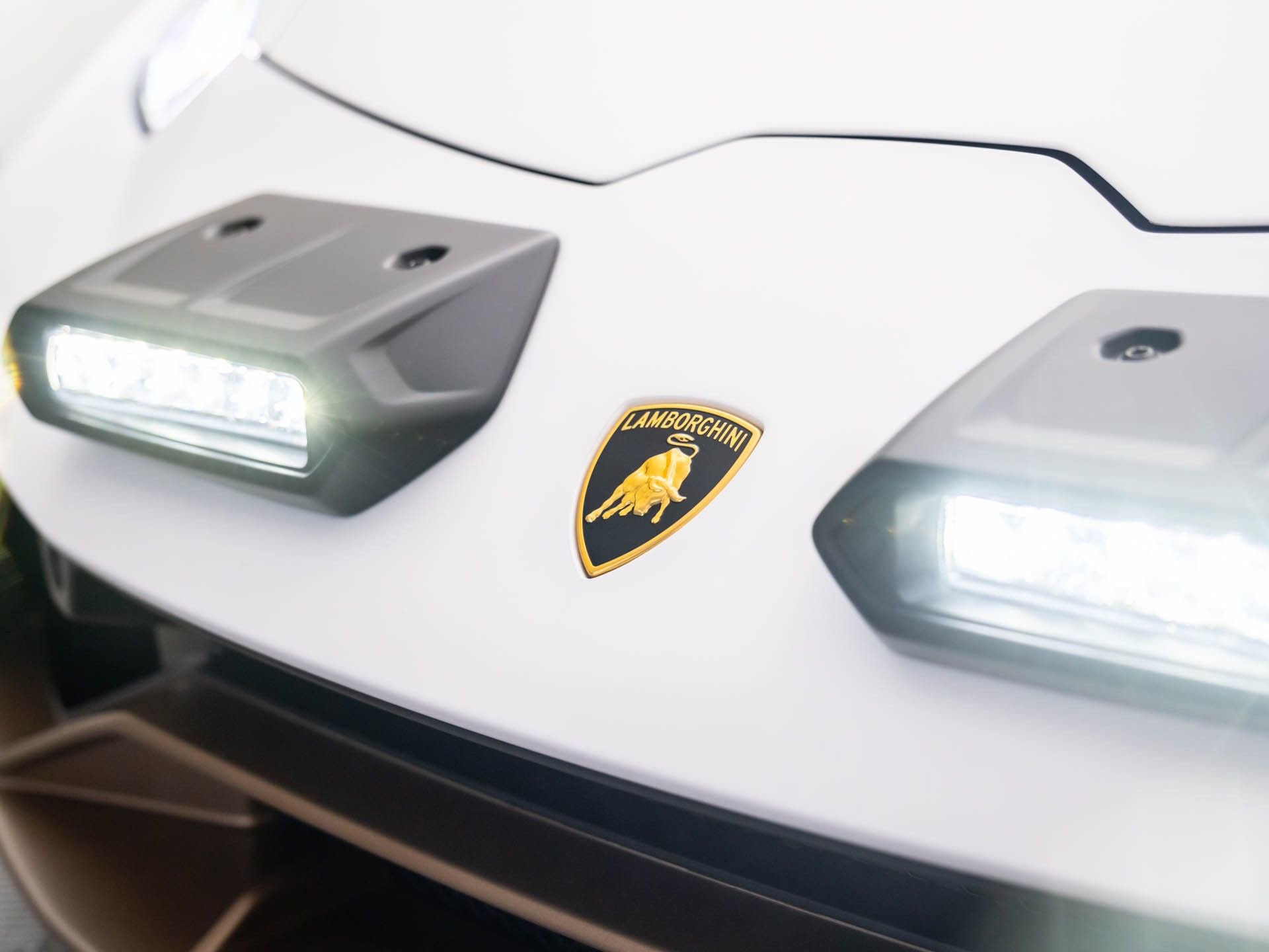 Used 2024 Lamborghini Huracan Sterrato image 40