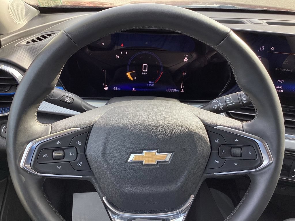 Used 2025 Chevrolet Trax LT w/ LT Convenience Package FWD image 24