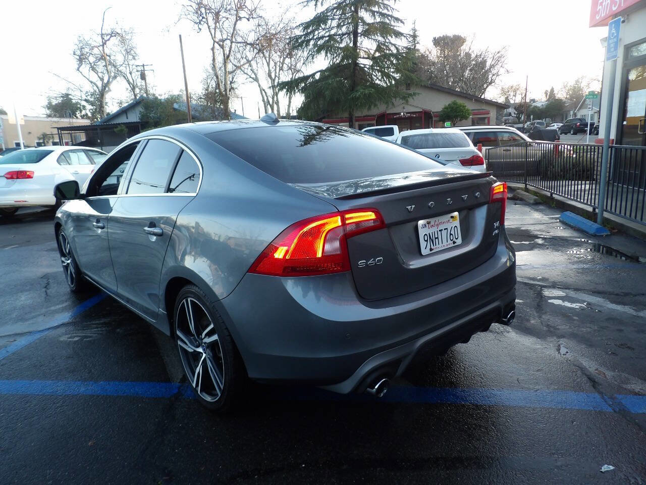 Used 2017 Volvo S60 T6 R-Design Platinum AWD/4WD image 4