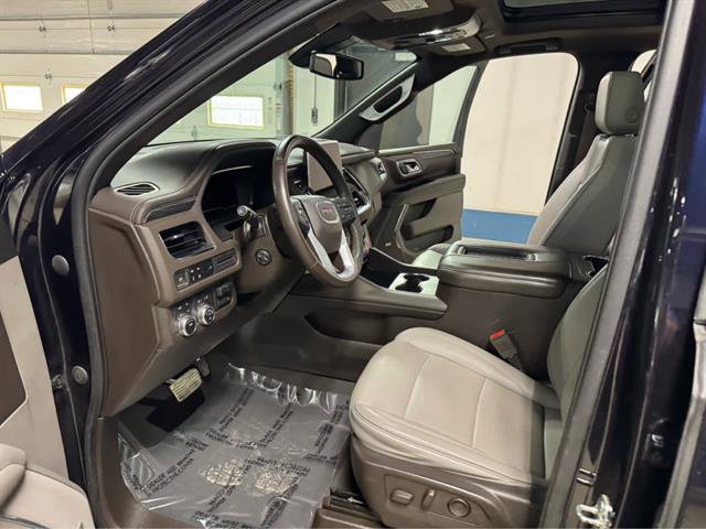 Used 2022 GMC Yukon XL SLT w/ SLT Premium Package AWD/4WD image 14