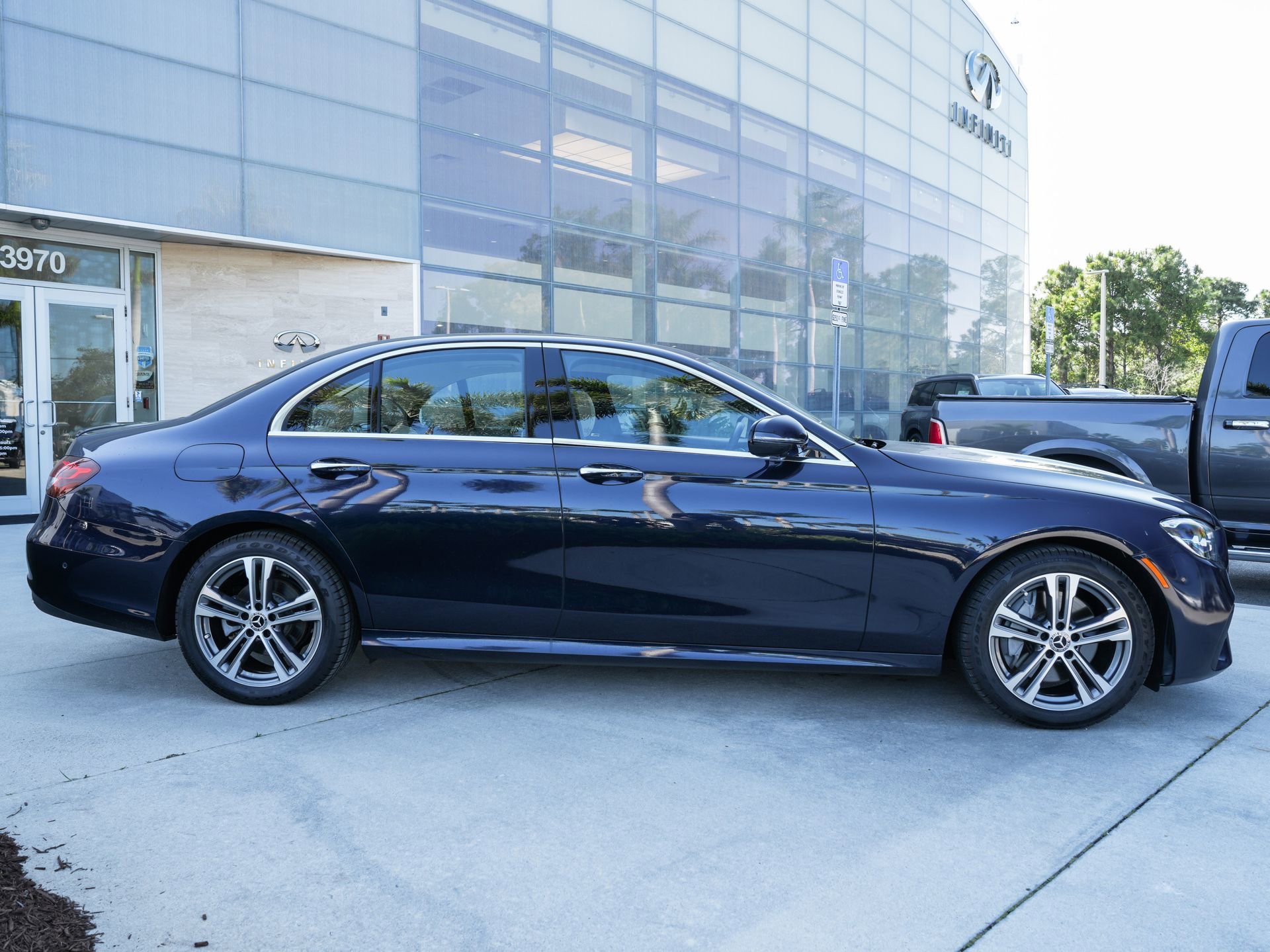 Used 2023 Mercedes-Benz E 350 Sedan image 10