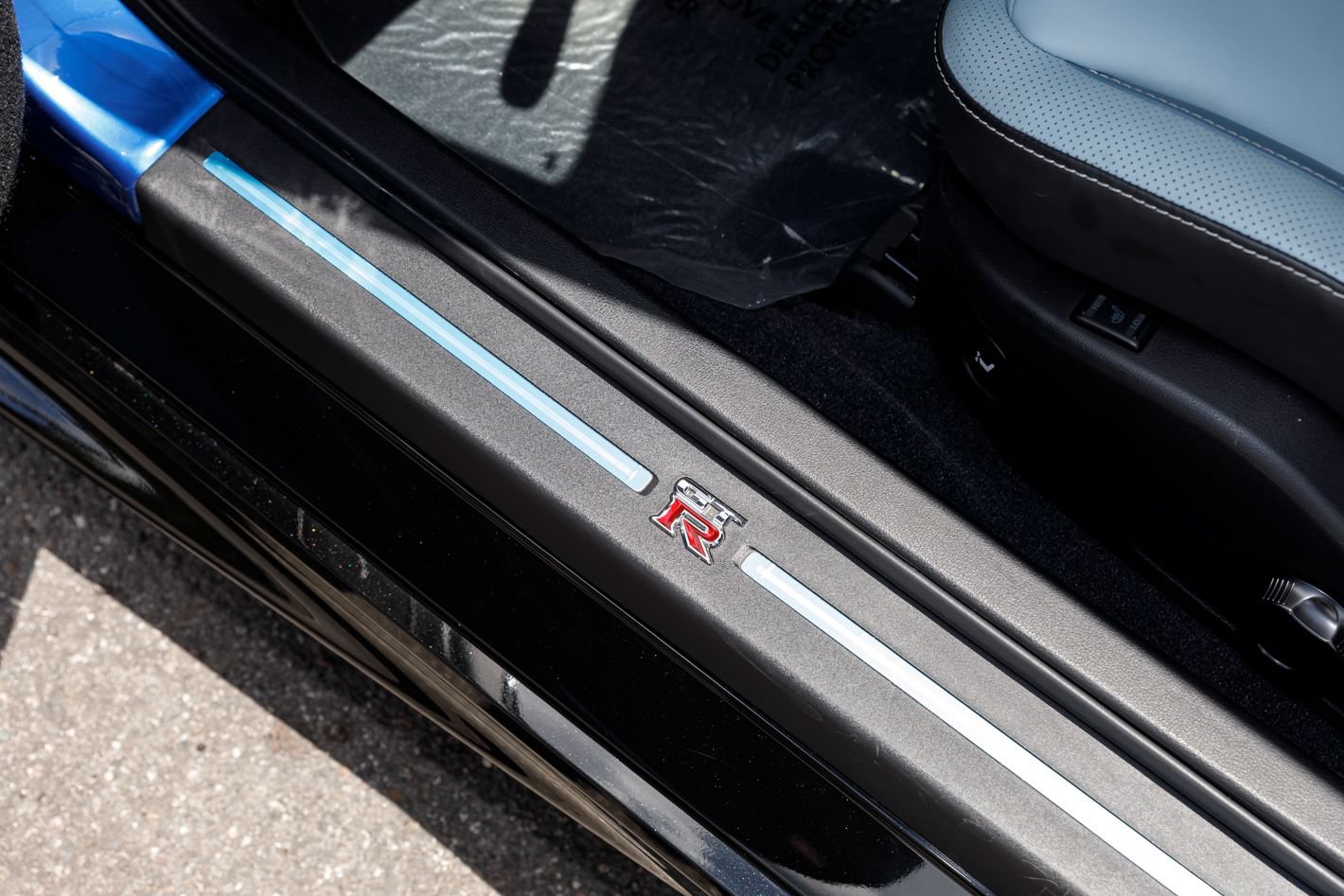 Used 2024 Nissan GT-R AWD/4WD image 44