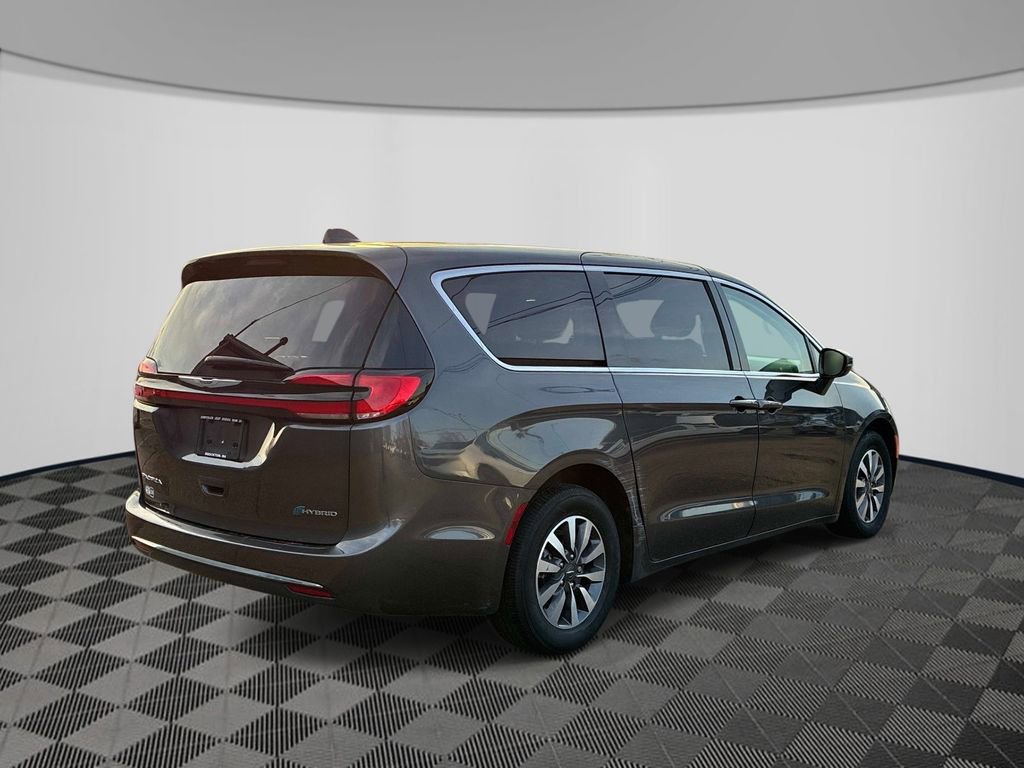 Used 2022 Chrysler Pacifica Touring-L FWD image 7