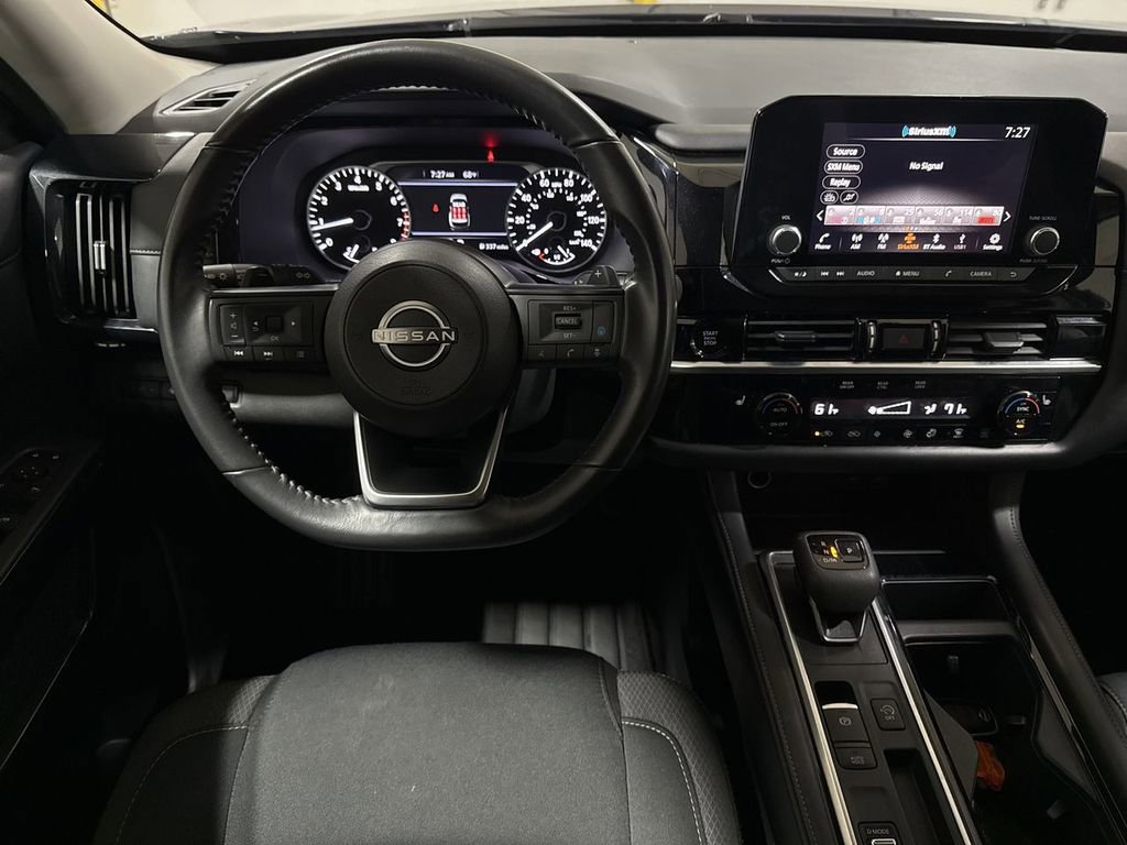 Used 2025 Nissan Pathfinder SV FWD image 11