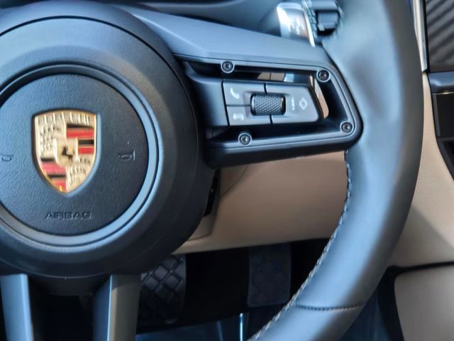 Used 2026 Porsche Macan image 17