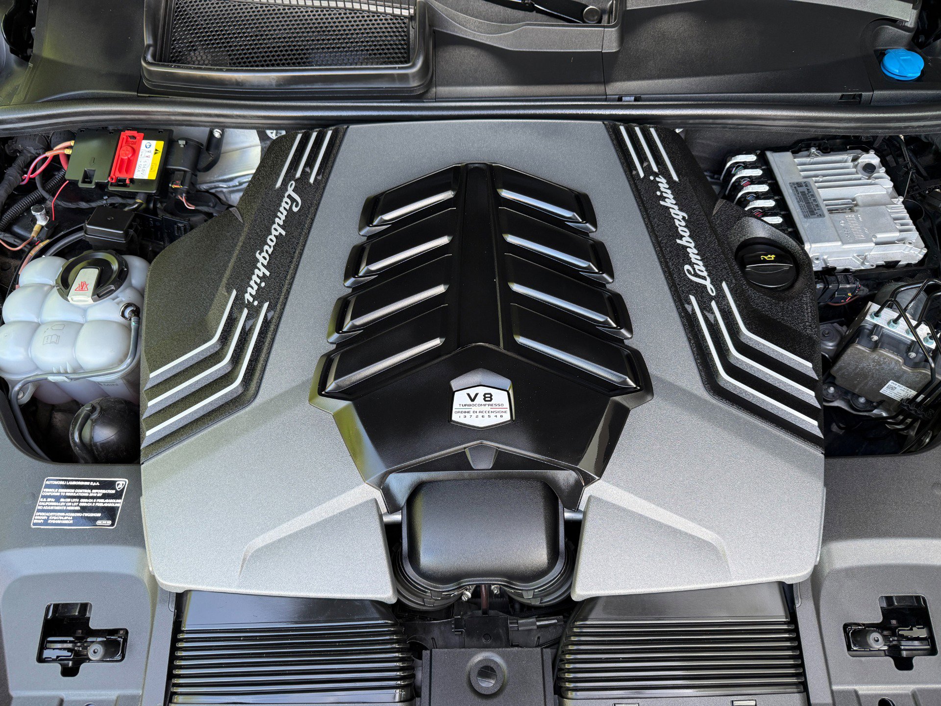 Used 2019 Lamborghini Urus image 32