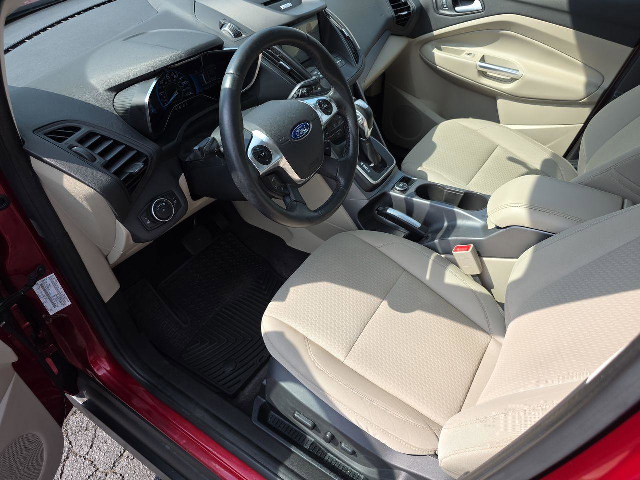 Used 2017 Ford C-MAX Energi SE w/ Equipment Group 401A image 4