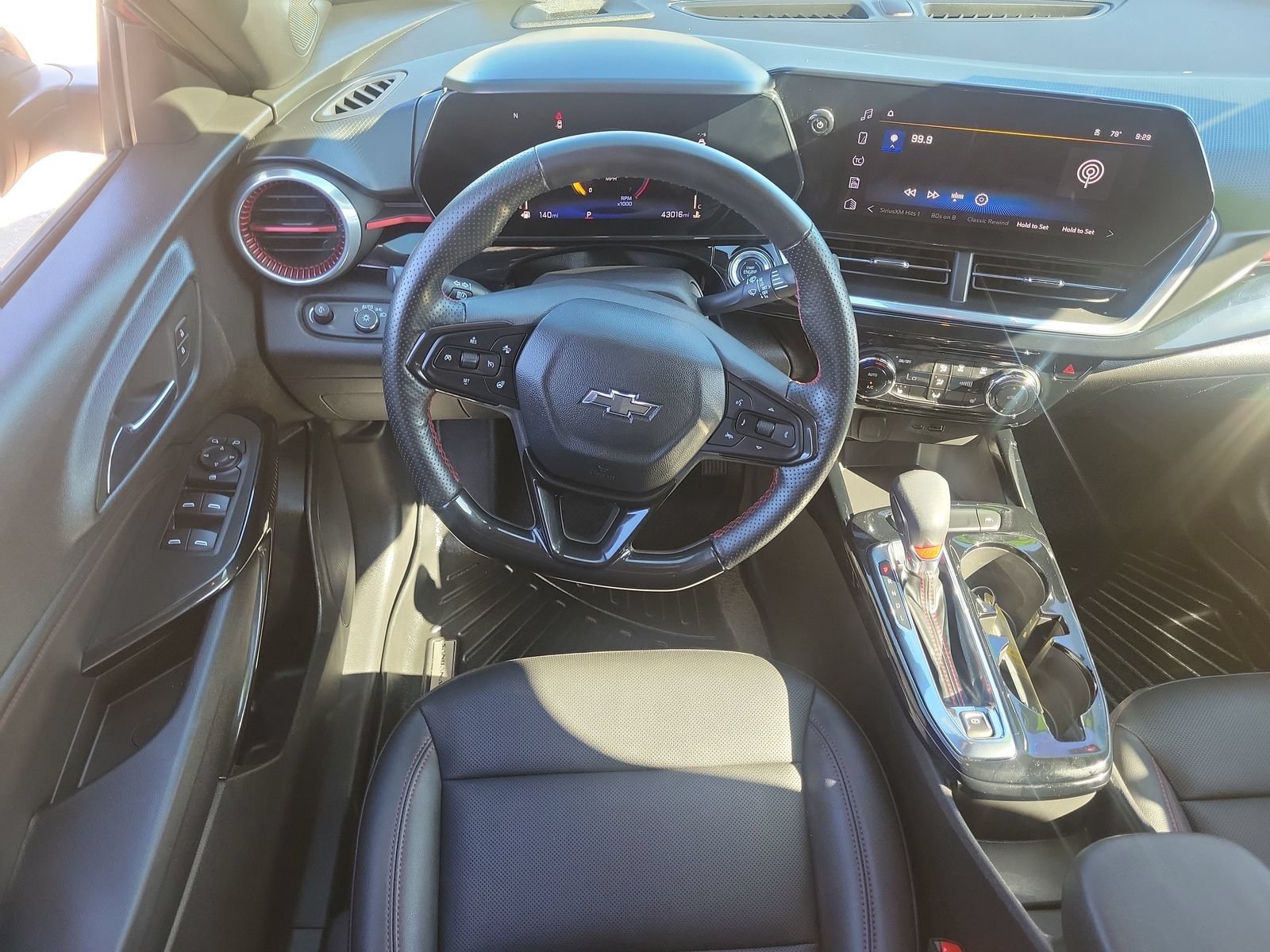 Used 2024 Chevrolet Trax RS FWD image 7