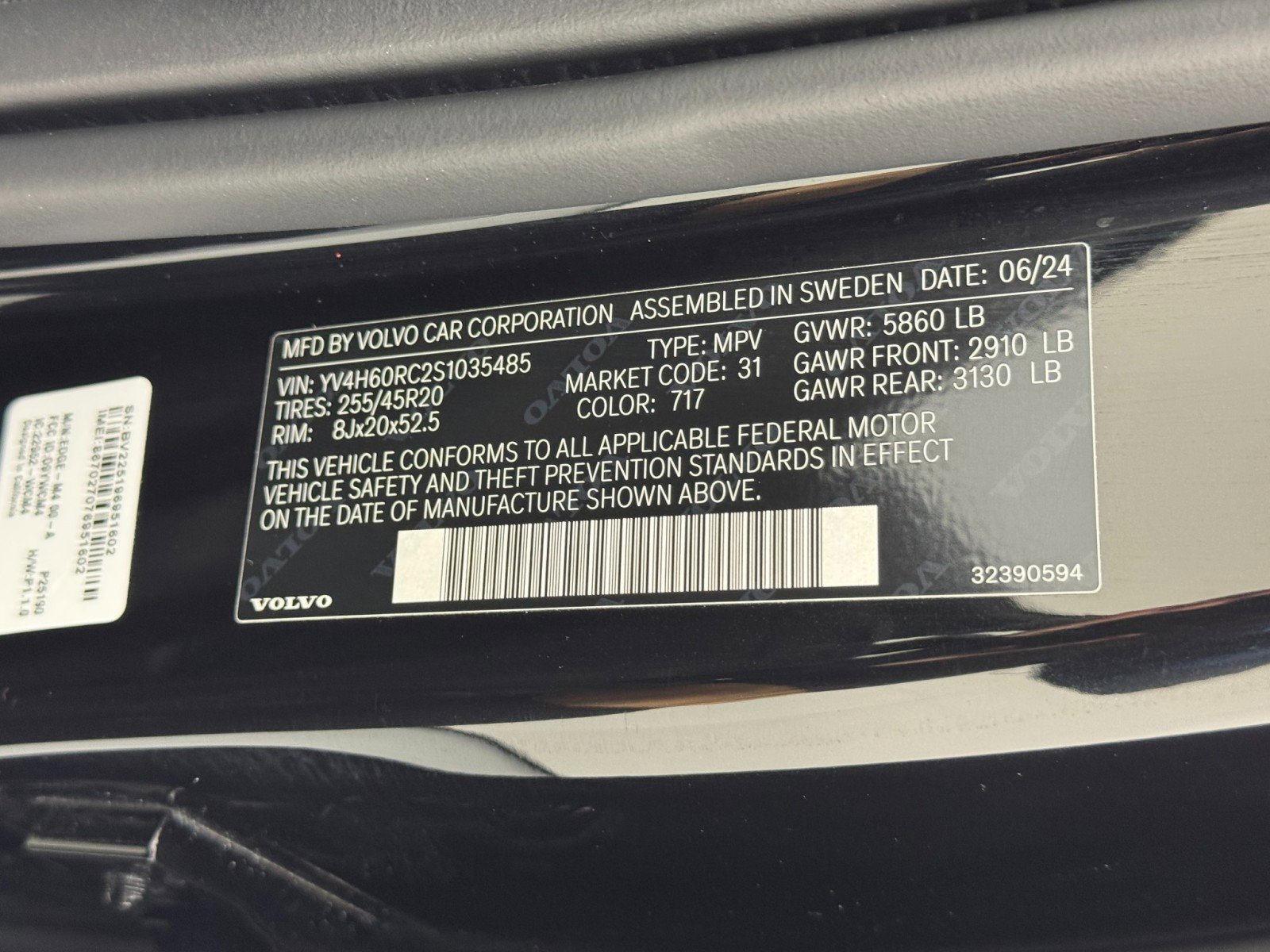 Used 2025 Volvo XC60 T8 Plus w/ Climate Package PRO AWD/4WD image 43