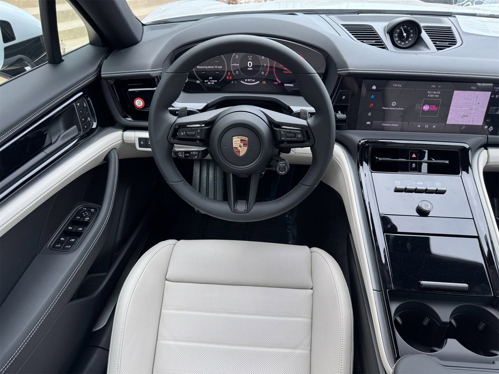 New 2025 Porsche Panamera 4 image 17