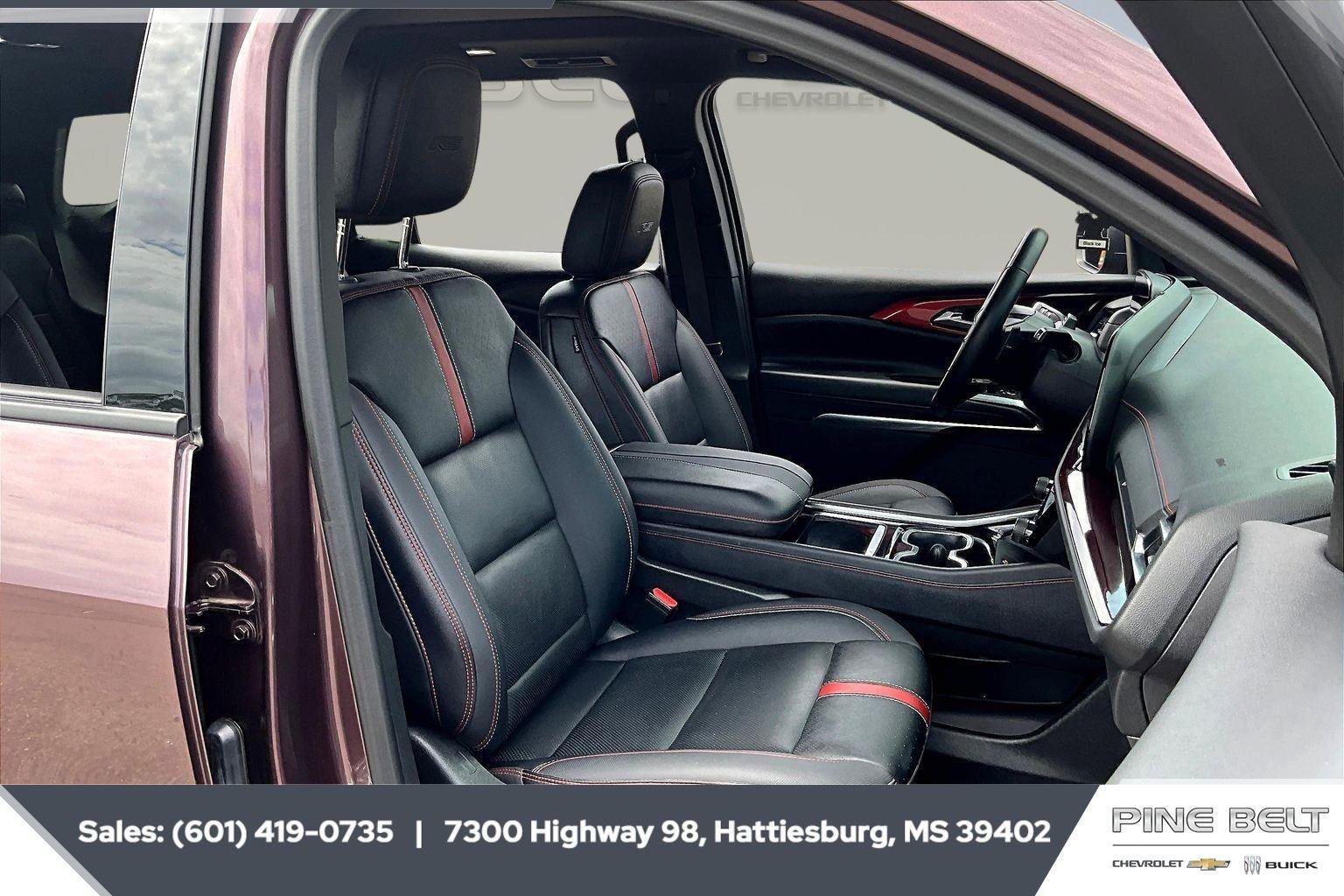 Used 2025 Chevrolet Traverse RS w/ LPO, Floor Liner Package image 6