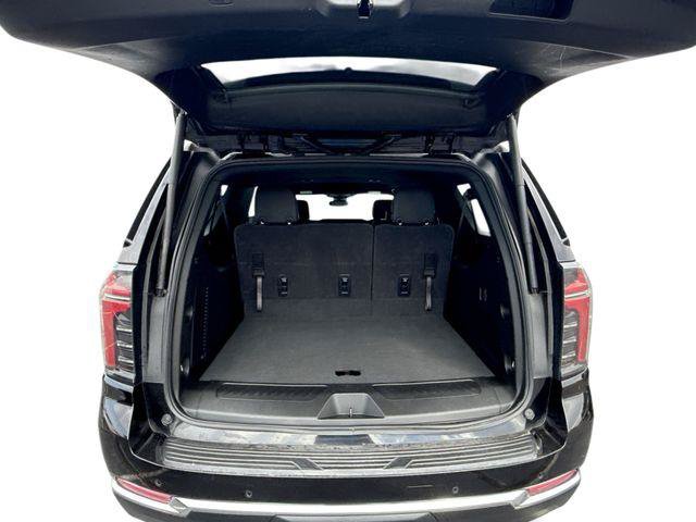 Used 2025 Chevrolet Suburban LT AWD/4WD image 20