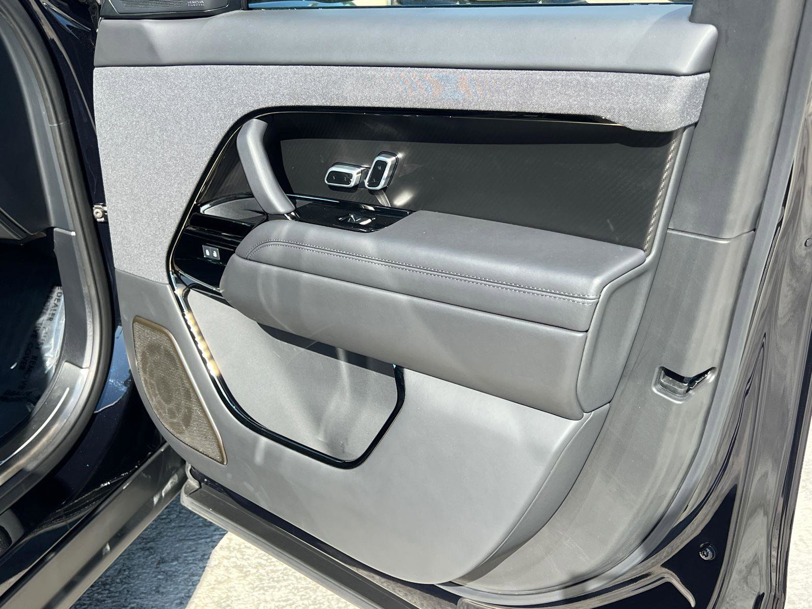 Used 2025 Land Rover Range Rover Sport SV Edition Two AWD/4WD image 14