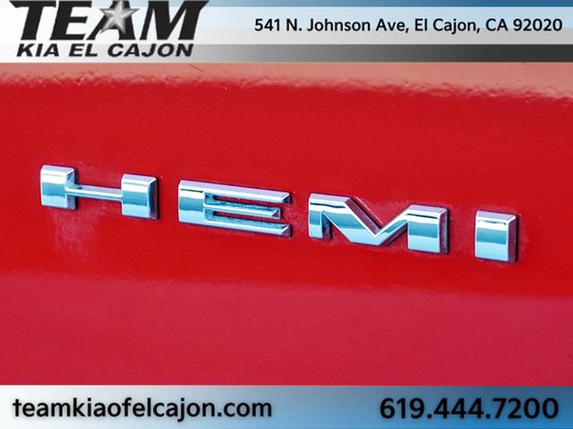 Used 2022 Dodge Challenger R/T RWD image 8