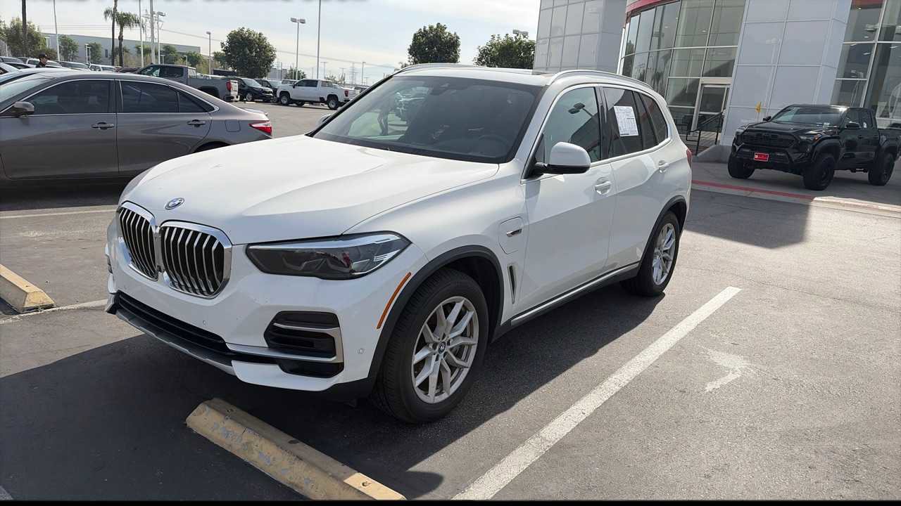 Used 2022 BMW X5 xDrive45e w/ Premium Package image 1