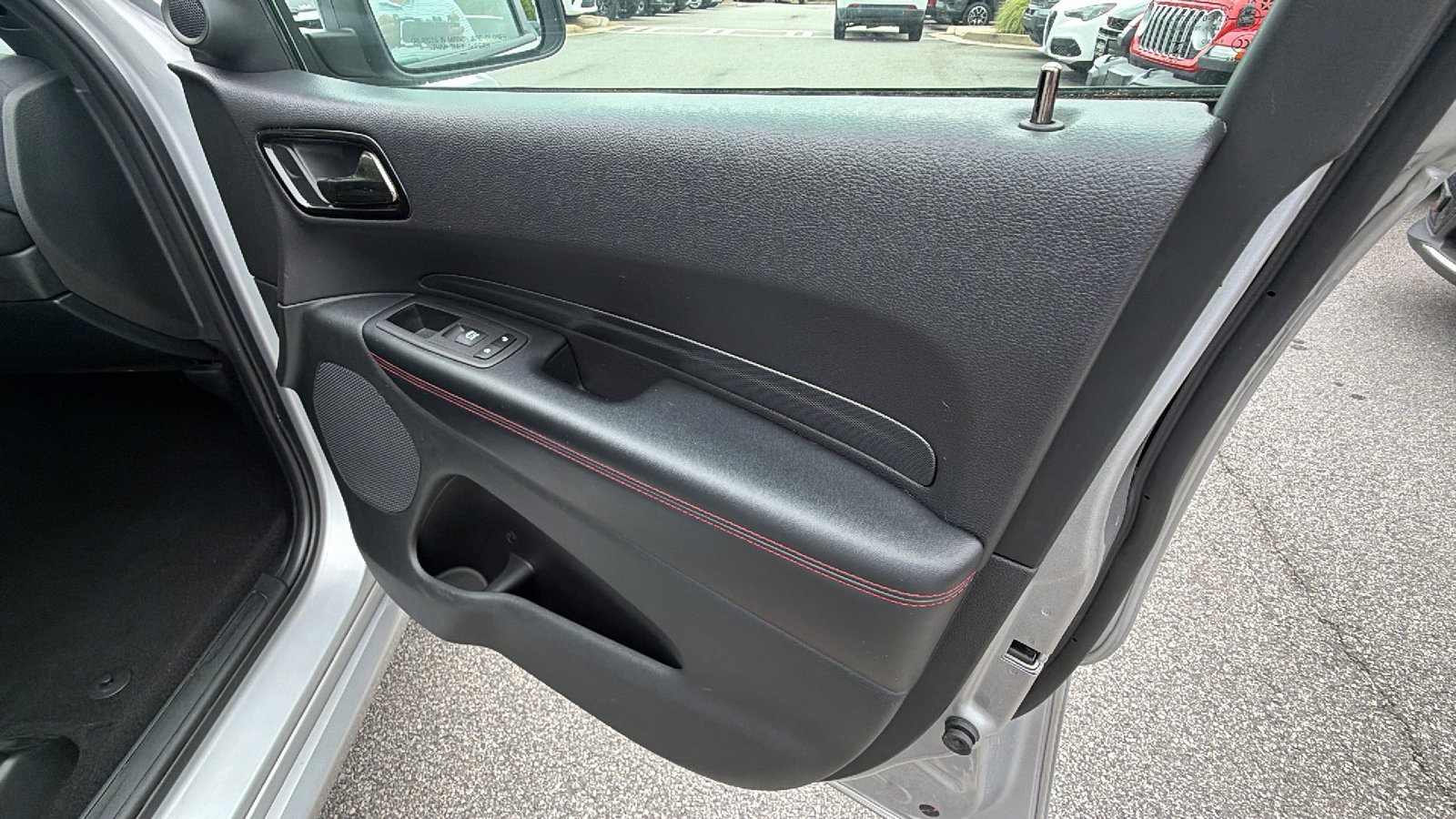 Used 2025 Dodge Durango GT AWD/4WD image 18