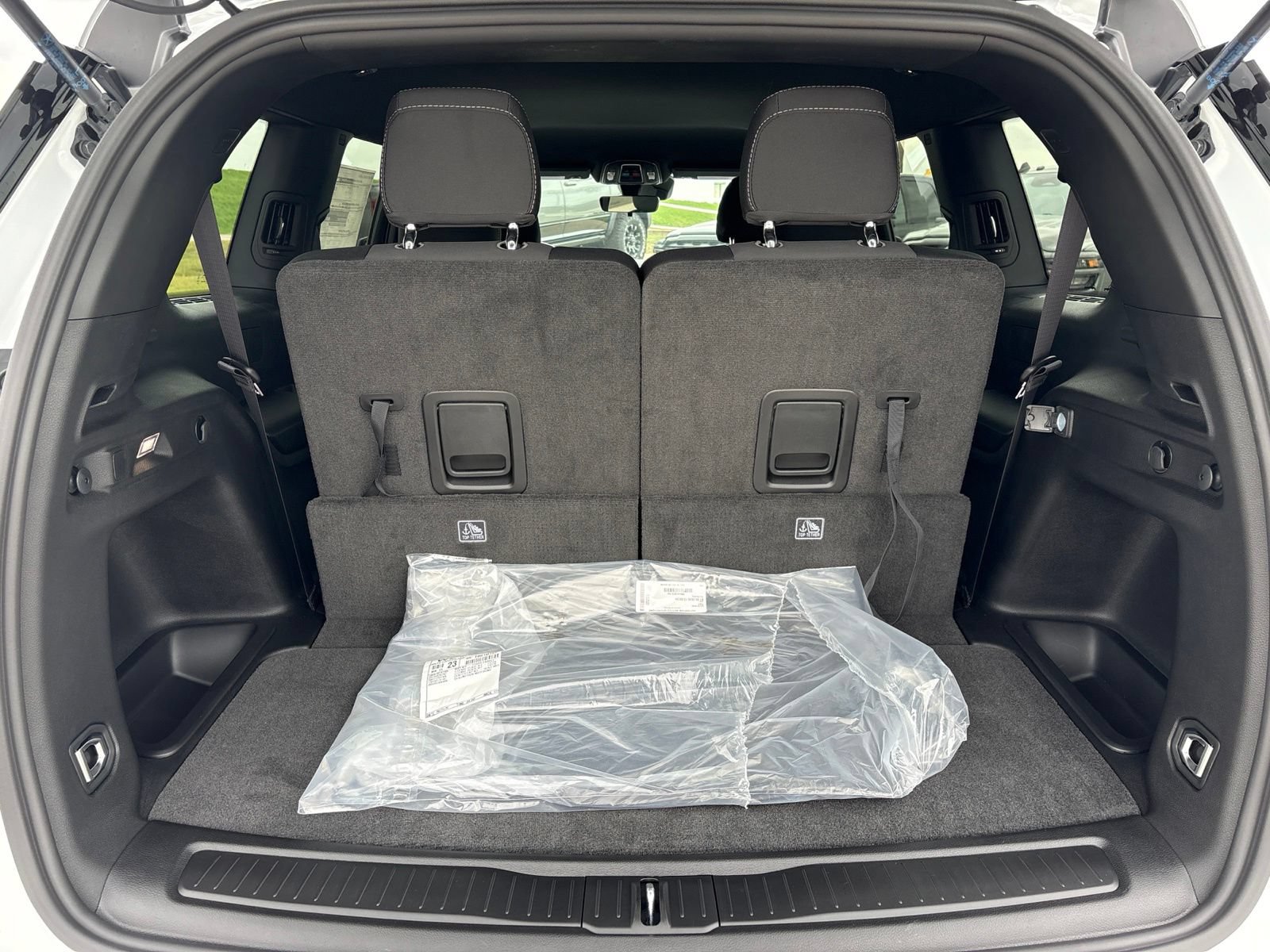 New 2026 Jeep Grand Cherokee L Laredo RWD image 17