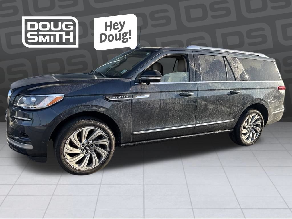 Used 2024 Lincoln Navigator L Reserve AWD/4WD image 1