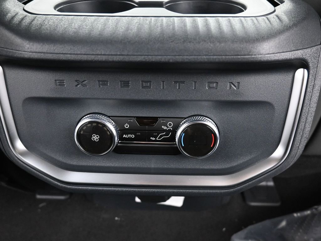 New 2026 Ford Expedition Active image 12