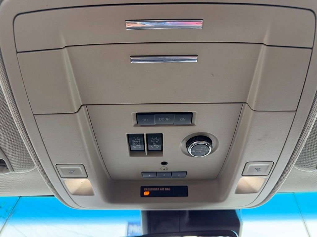 Used 2018 Chevrolet Tahoe Premier RWD image 21