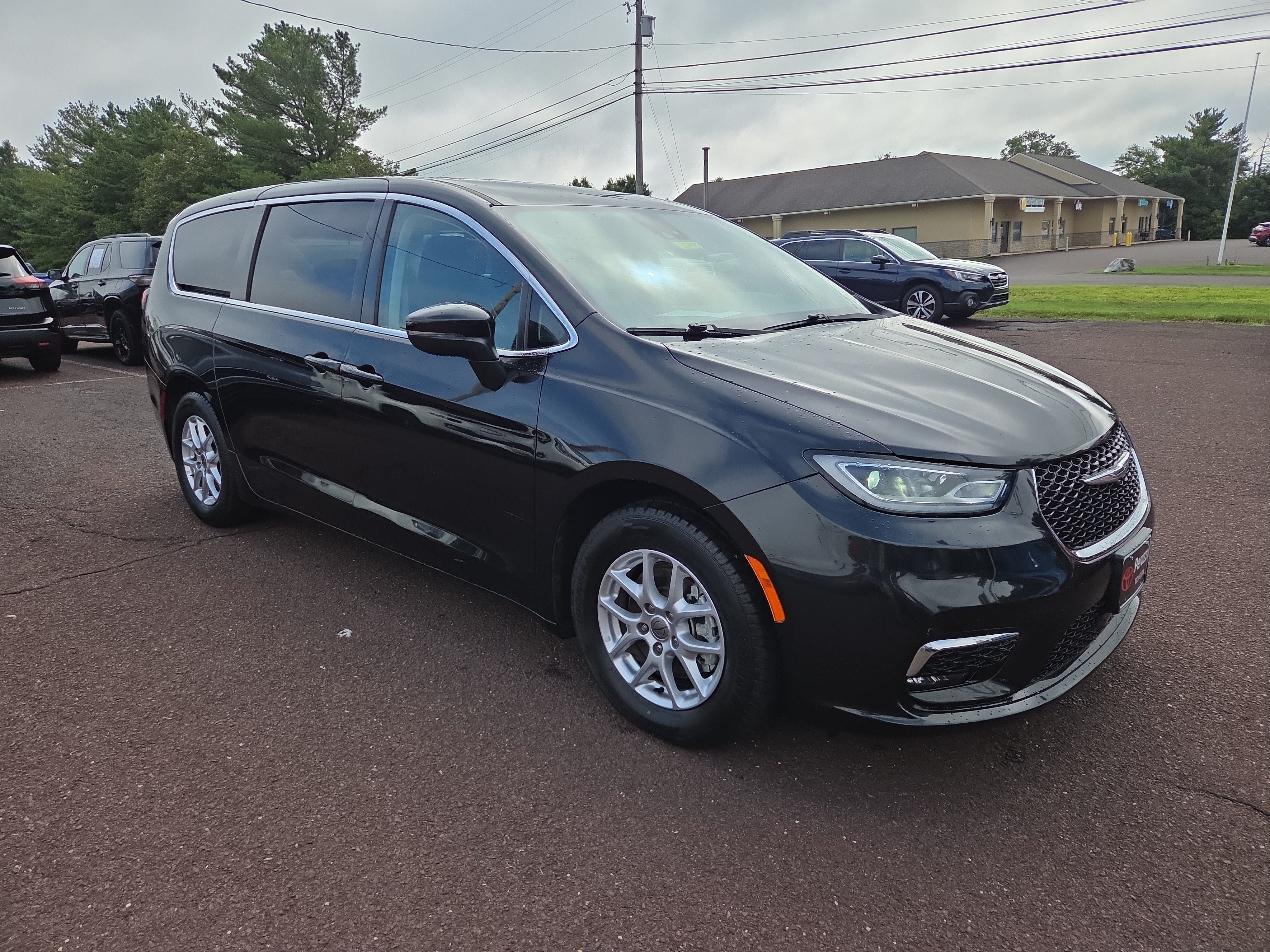 Used 2023 Chrysler Pacifica Touring-L