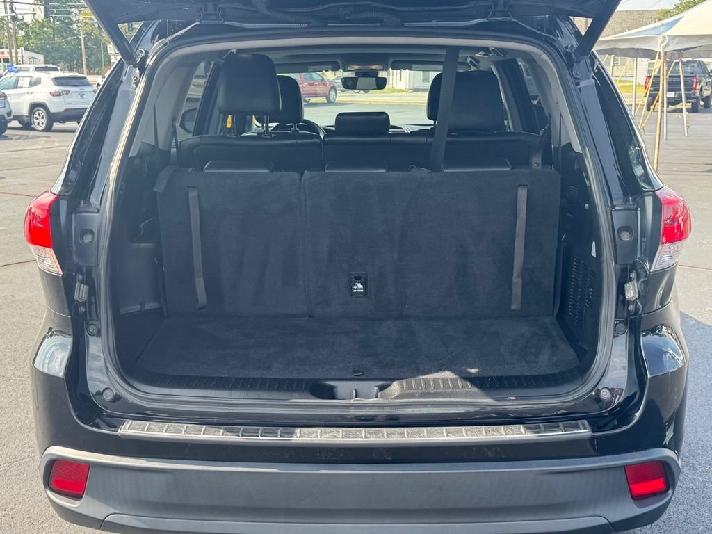 Used 2019 Toyota Highlander XLE FWD image 26