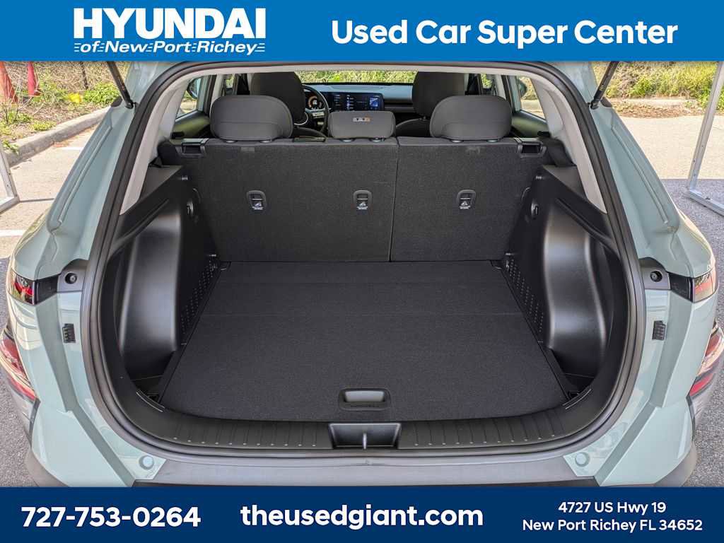 Used 2024 Hyundai Kona SE image 12