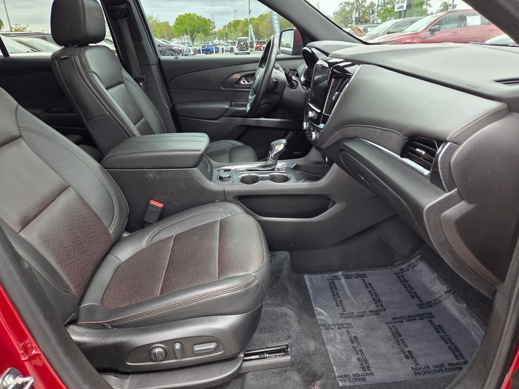 Used 2023 Chevrolet Traverse High Country image 18