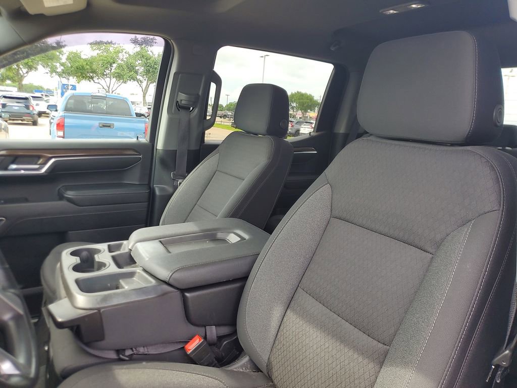 Used 2023 Chevrolet Silverado 1500 LT AWD/4WD image 14