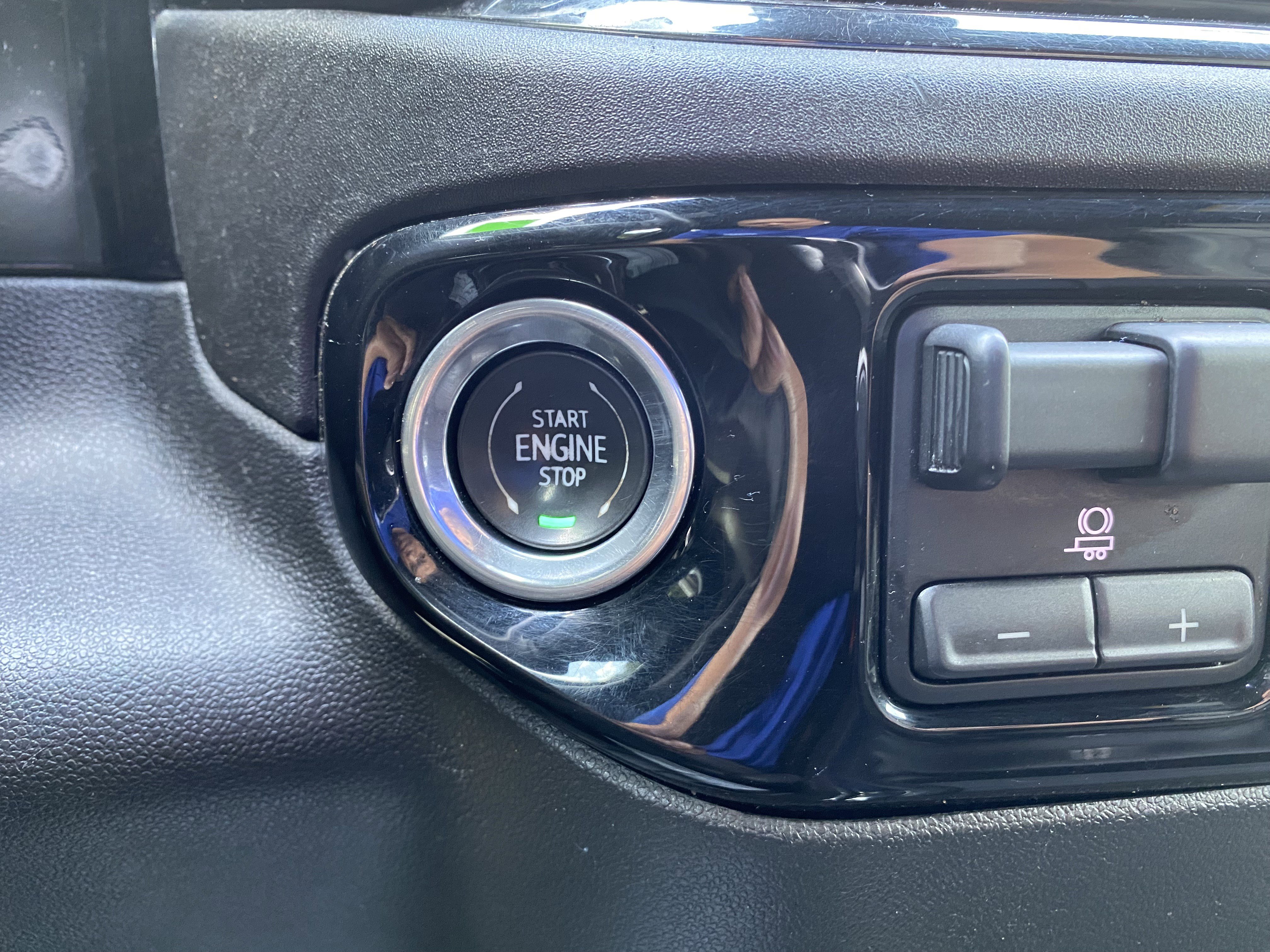 Used 2024 Chevrolet Silverado 2500 ZR2 w/ Technology Package AWD/4WD image 30