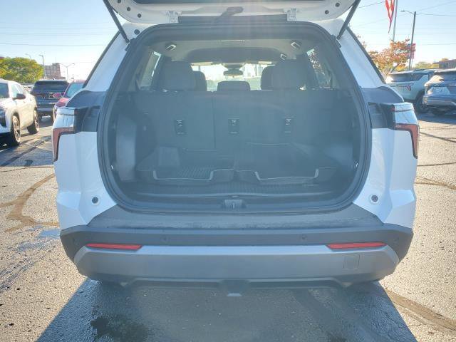 New 2026 Chevrolet Equinox LT w/ LPO, Floor Liner Package image 24