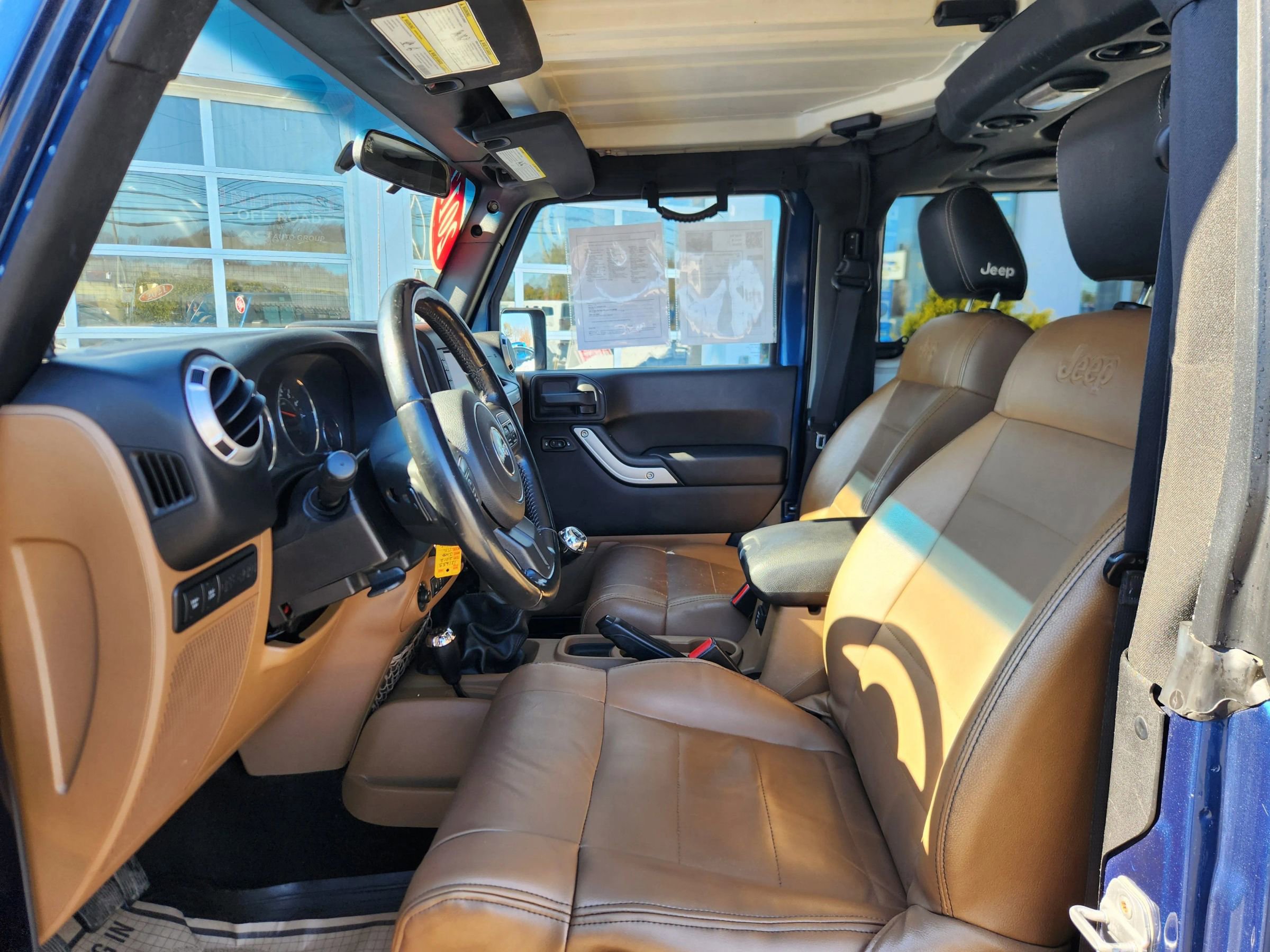 Used 2012 Jeep Wrangler Rubicon w/ Dual Top Group image 28