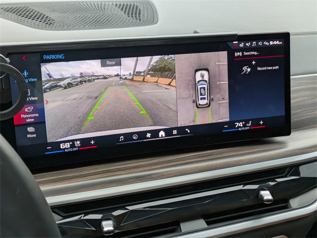 Used 2025 BMW X7 M60i w/ M Sport Professional Package image 23