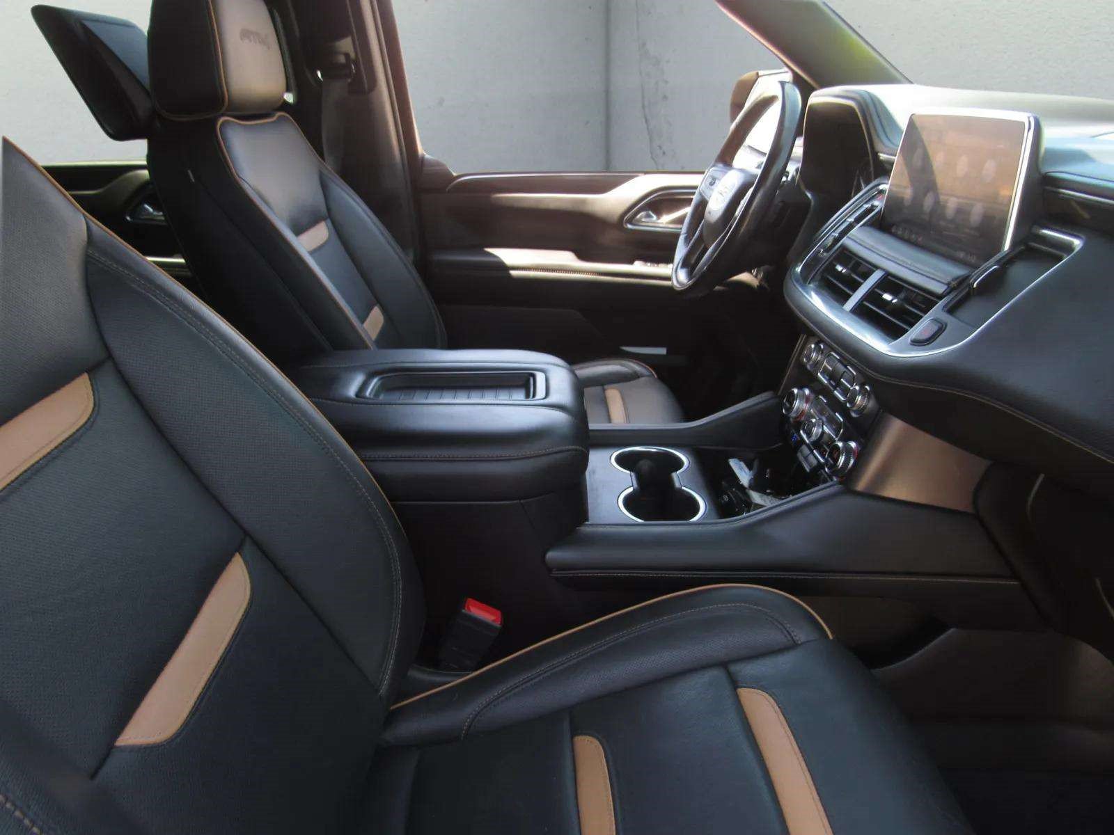 Used 2021 GMC Yukon XL AT4 w/ AT4 Premium Plus Package AWD/4WD image 9