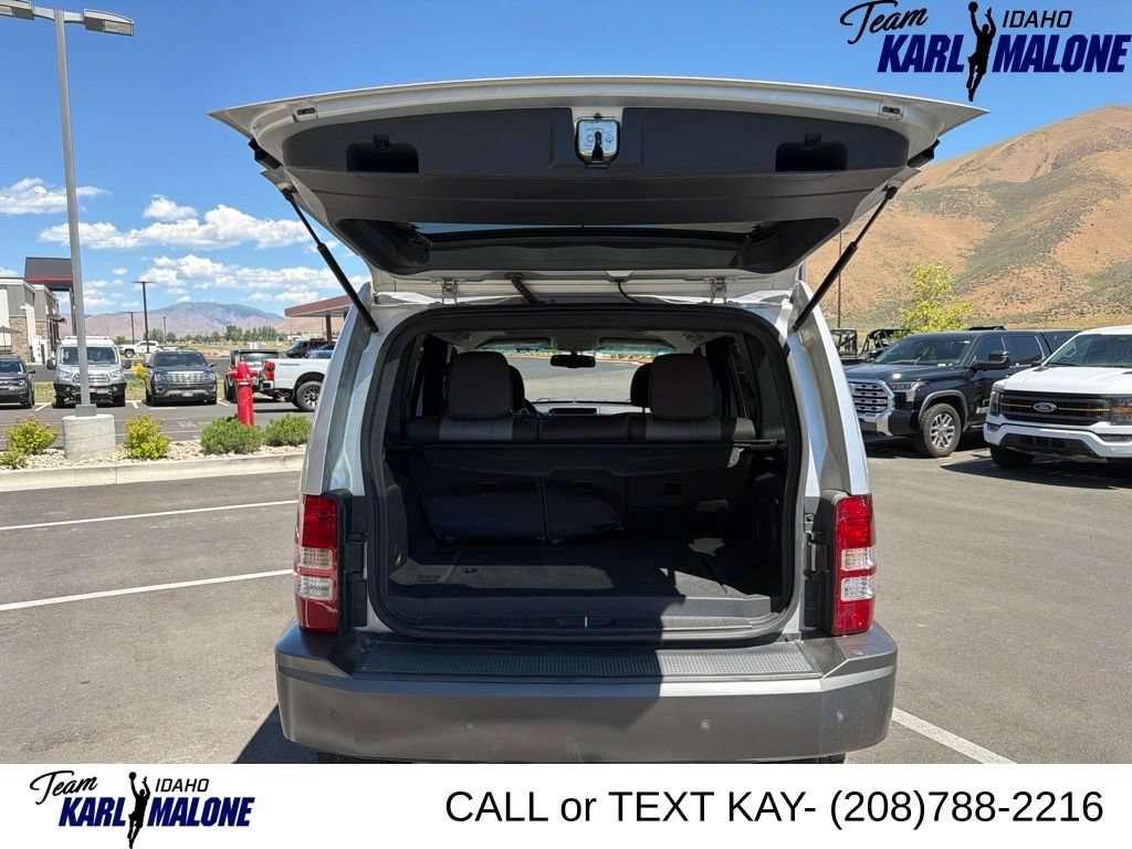 Used 2010 Jeep Liberty Renegade w/ Premium Group AWD/4WD image 6