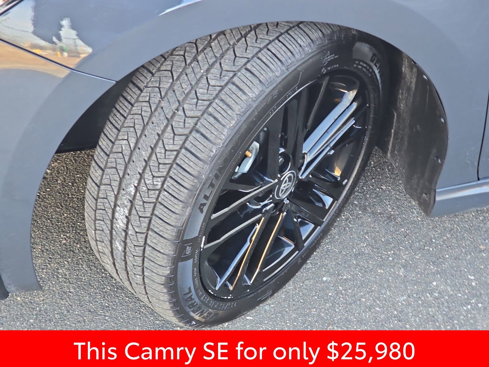 Used 2025 Toyota Camry SE image 37