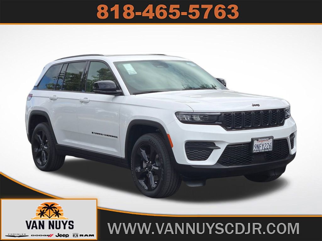 Used 2023 Jeep Grand Cherokee Altitude
