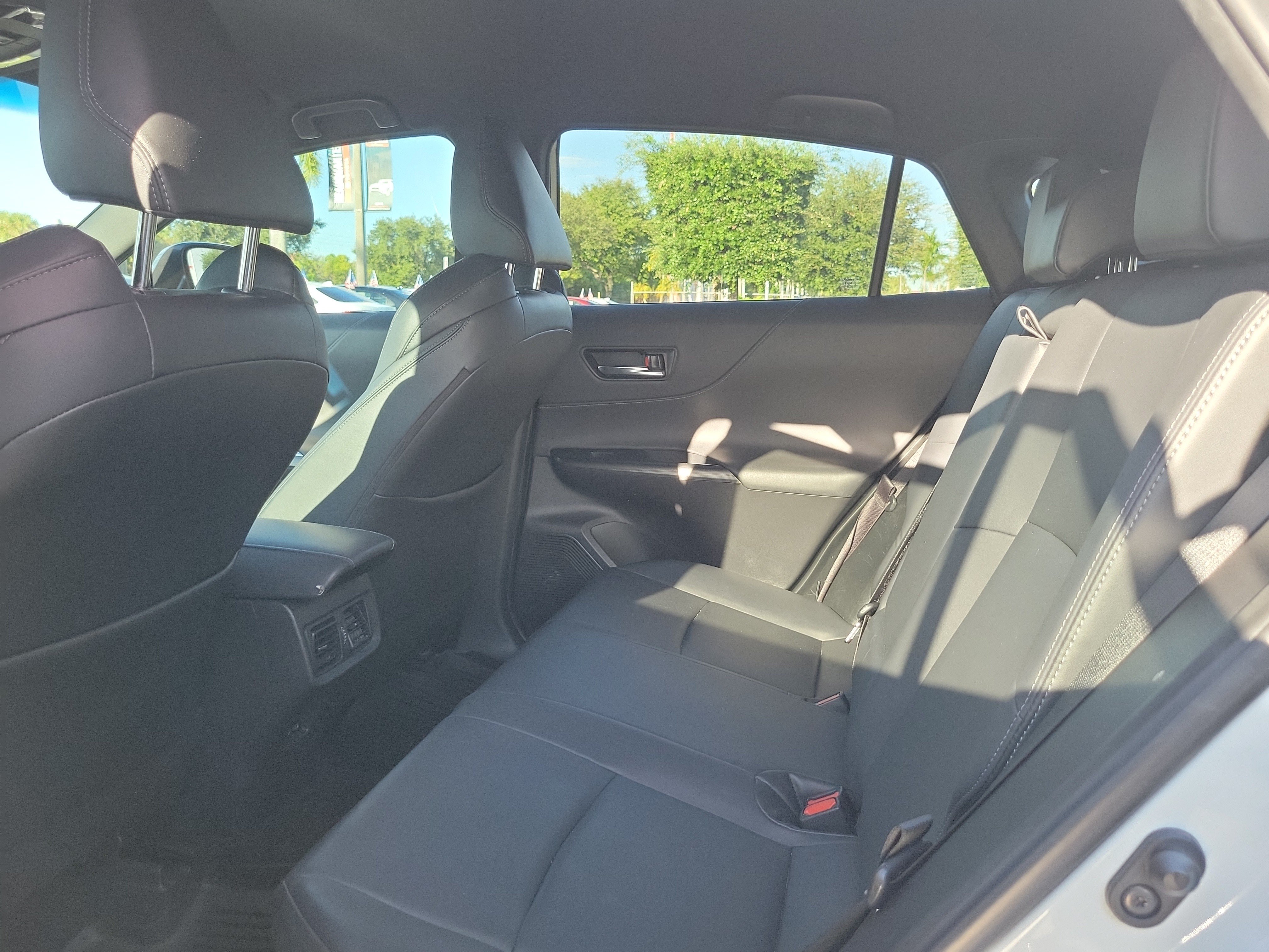 Used 2023 Toyota Venza XLE AWD/4WD image 18