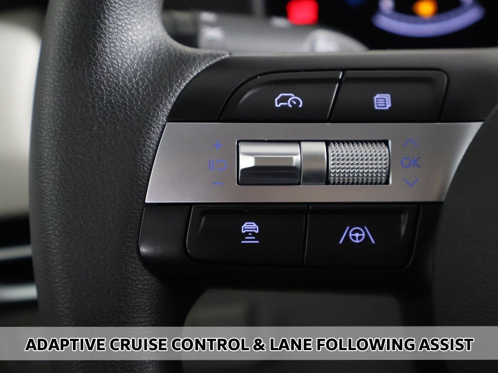 Certified 2025 Hyundai Tucson SE image 3